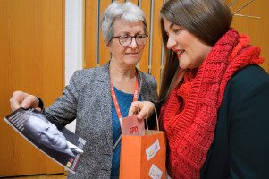 Helga Schönsteiner mit Ronja Endres