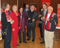 Von links nach rechts: Tanja Holl, Inge Jabs, Angelika Weikert, Hannes Schönfelder, Christian Nürnberger, Petra Fischer (halb verdeckt), Michael Groß, Kurt Dilfer