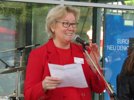 Inge Jabs bei der Begrüßung