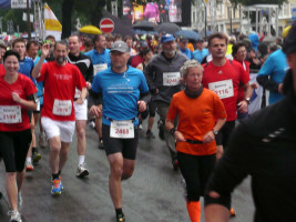 Hannes Schönfelder beim Start des Halbmarathons