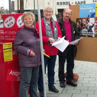Info-Stand zu Martin Schulz